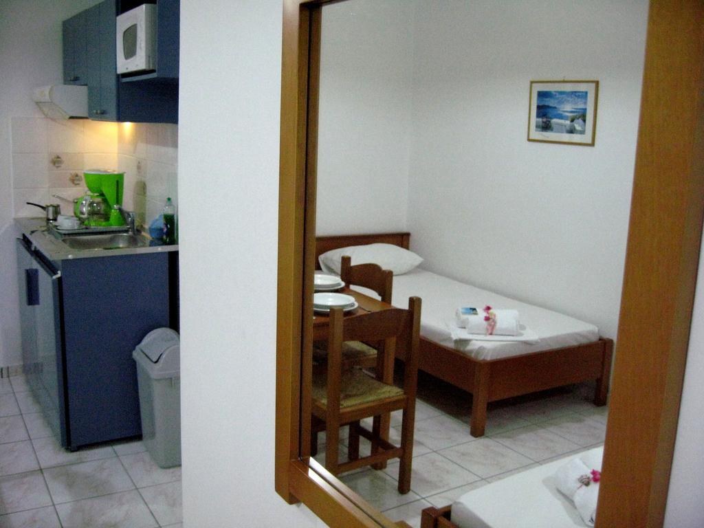 Despina Studios Agia Marina Exterior foto